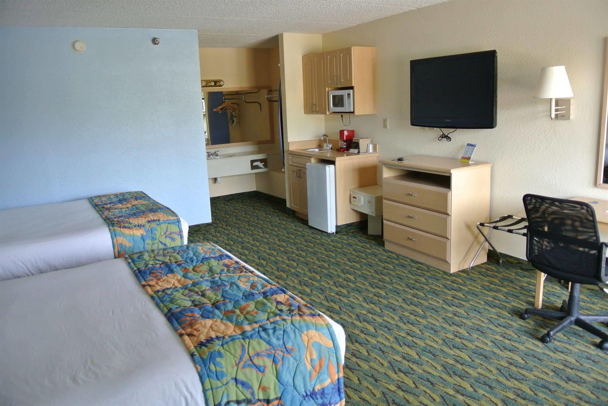 Home 1 Suites Extended Stay - Кисими Екстериор снимка